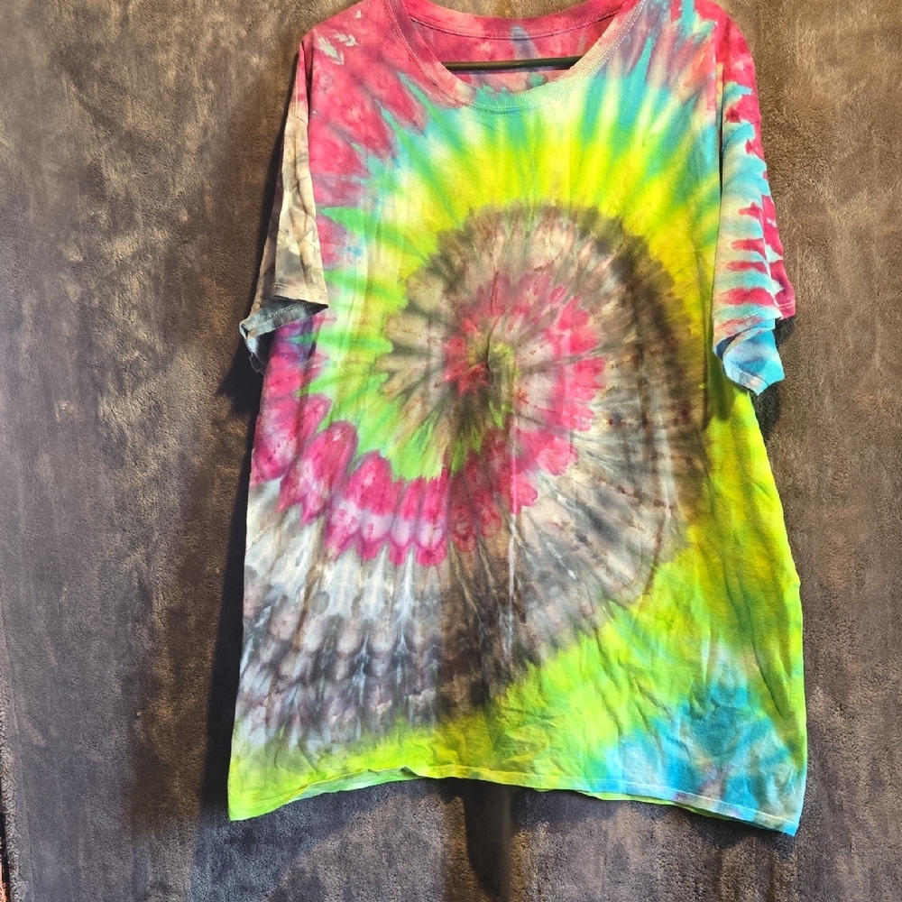 Fruit of the Loom Vibrant Tie-Dye Short Sleeve Tee